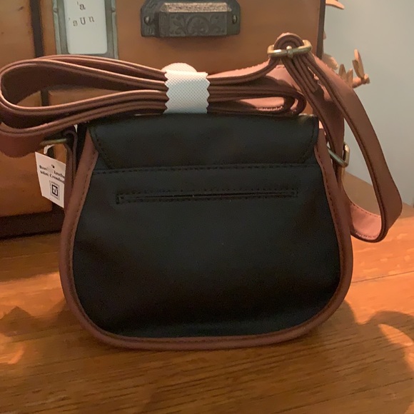 Stone Mountain NUBUCK LEATHER SMALL SADDLE BAG NWT - Picture 4 of 6